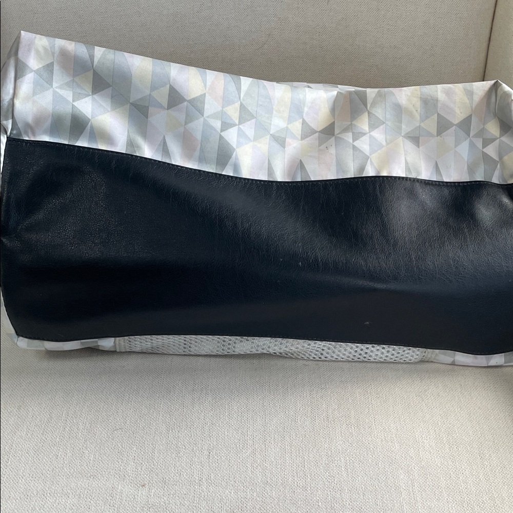 Lululemon Urban Sanctuary Bag - Black and Silver - Picture 2 of 16